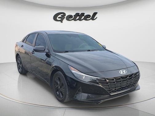 Phantom Black 2022 Hyundai ELANTRA SEL