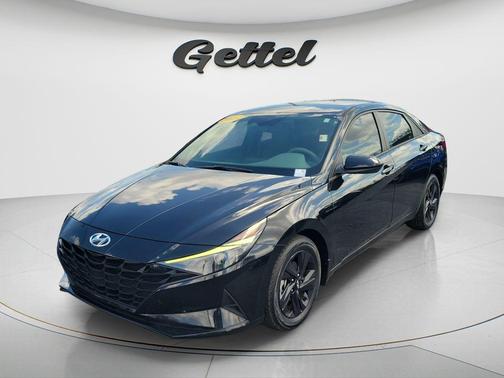 Phantom Black 2022 Hyundai ELANTRA SEL