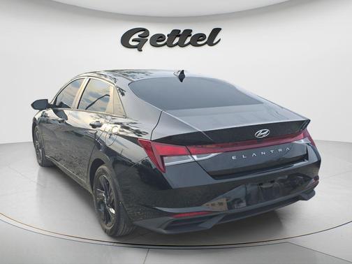 Phantom Black 2022 Hyundai ELANTRA SEL