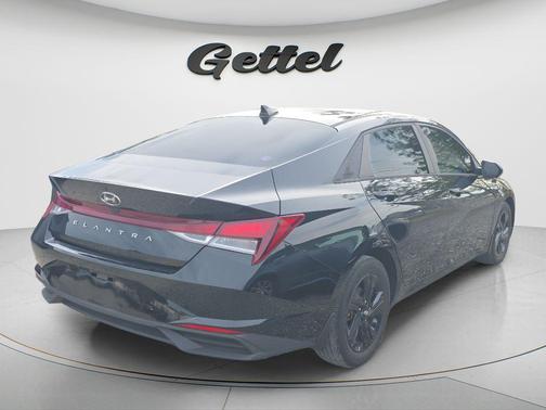 Phantom Black 2022 Hyundai ELANTRA SEL