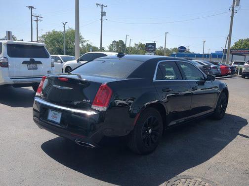 2023 Chrysler 300 Touring