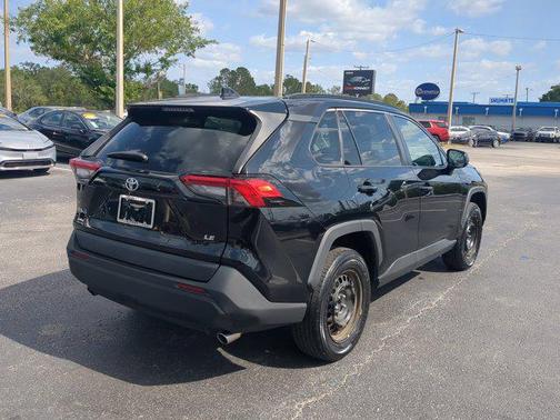 2020 Toyota RAV4 LE