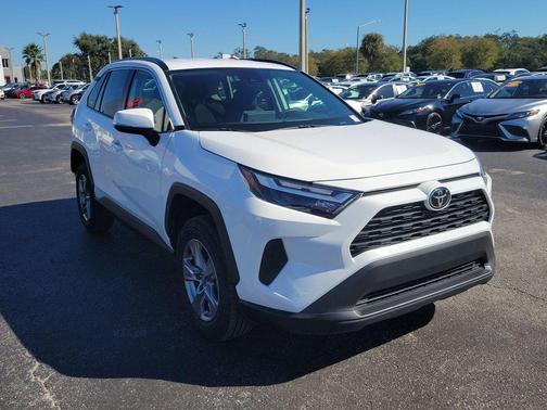 2024 Toyota RAV4 XLE