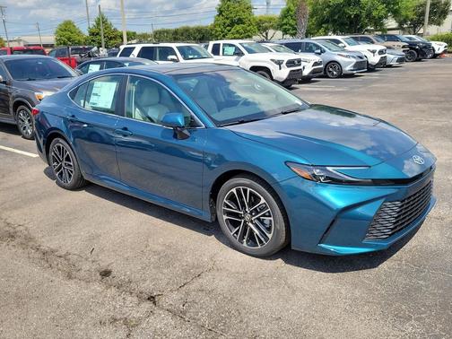 2025 Toyota Camry XLE