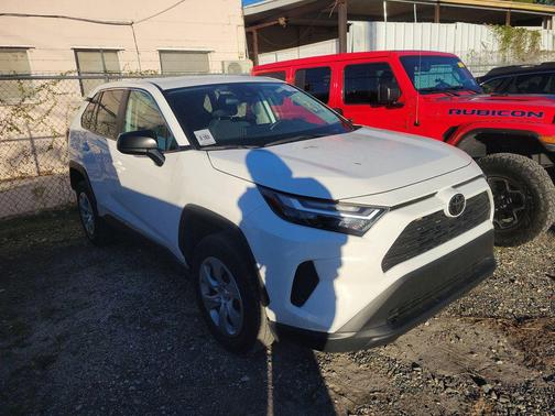 2024 Toyota RAV4 LE
