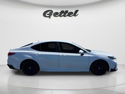 Ice Cap 2025 Toyota Camry SE