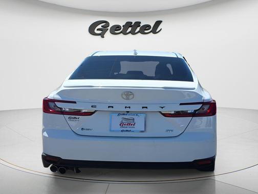 Ice Cap 2025 Toyota Camry SE