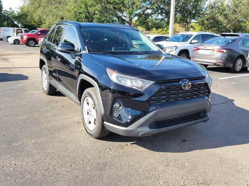 2020 Toyota RAV4 XLE