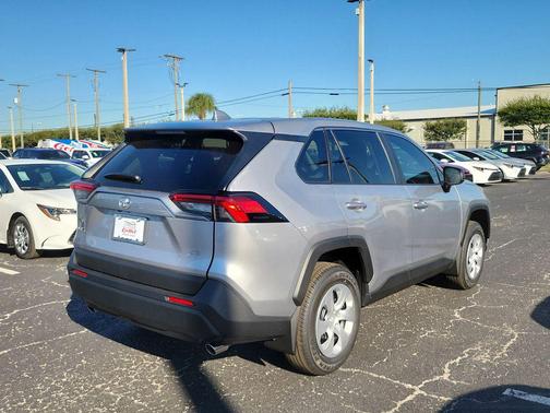 2025 Toyota RAV4 LE