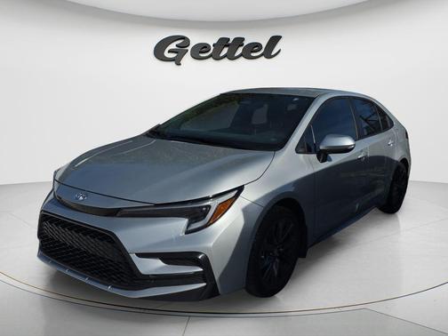 Classic Silver Metallic 2024 Toyota Corolla SE