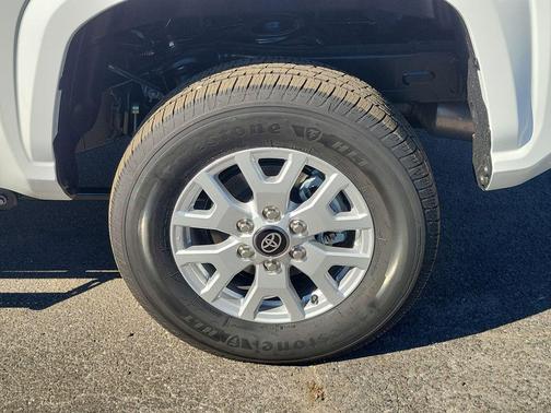 2025 Toyota Tacoma SR5