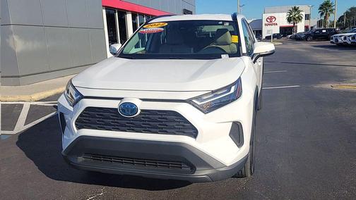 2022 Toyota RAV4 Hybrid XLE