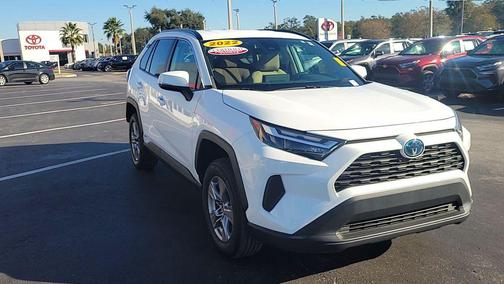 2022 Toyota RAV4 Hybrid XLE