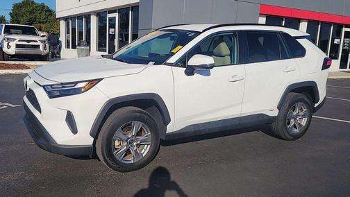 2022 Toyota RAV4 Hybrid XLE
