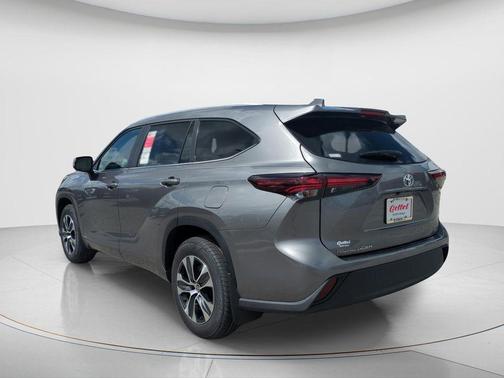 Heavy Metal 2026 Toyota Highlander Hybrid XLE