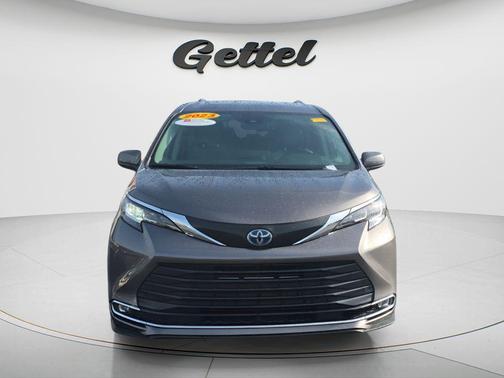 Predawn Gray Mica 2023 Toyota Sienna XLE