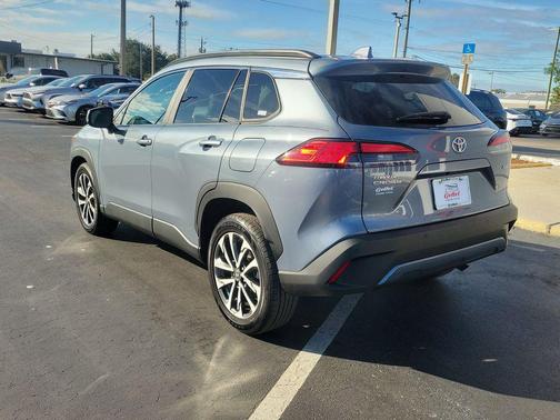 2022 Toyota Corolla Cross XLE