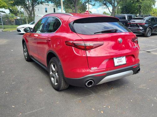 2021 Alfa Romeo Stelvio Base