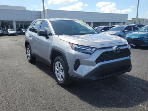 2025 Toyota RAV4 LE