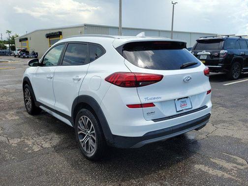 2021 Hyundai TUCSON SEL