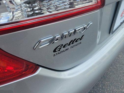 2013 Toyota Camry Hybrid LE