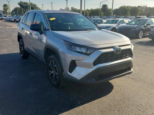 2022 Toyota RAV4 LE