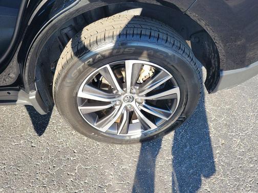 2021 Toyota Venza LE