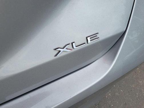 2022 Toyota Avalon XLE