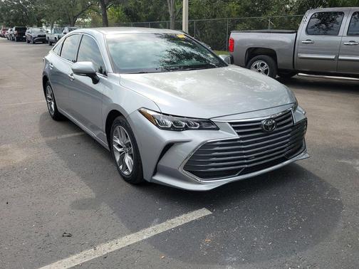 2022 Toyota Avalon XLE