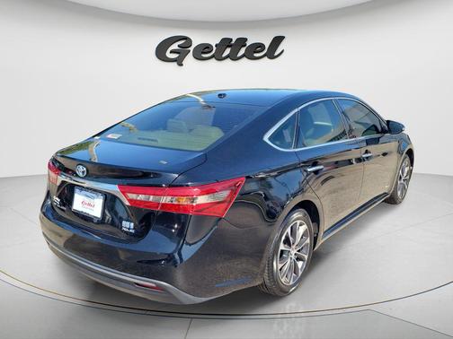 Midnight Black Metallic 2017 Toyota Avalon Hybrid XLE Plus