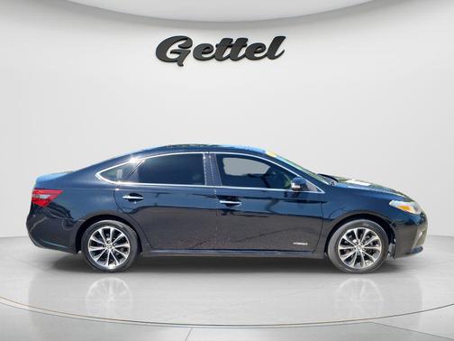 Midnight Black Metallic 2017 Toyota Avalon Hybrid XLE Plus