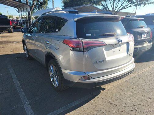 2017 Toyota RAV4 Hybrid SE