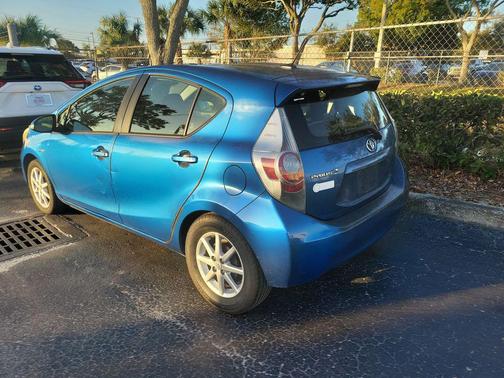 2014 Toyota Prius c Three