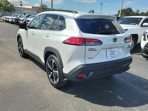 2025 Toyota Corolla Hybrid SE