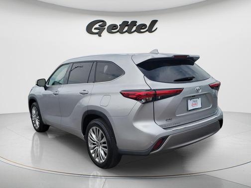 Celestial Silver Metallic 2023 Toyota Highlander Platinum