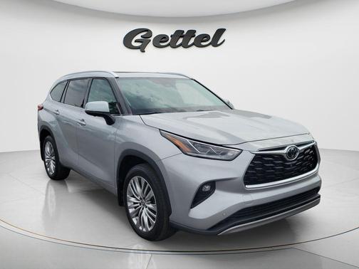 Celestial Silver Metallic 2023 Toyota Highlander Platinum