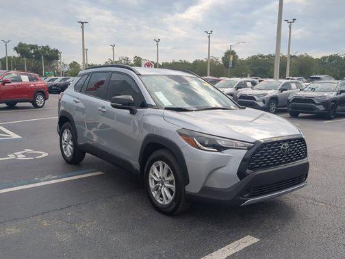 2025 Toyota Corolla Cross LE