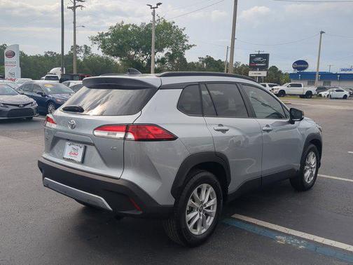 2025 Toyota Corolla Cross LE