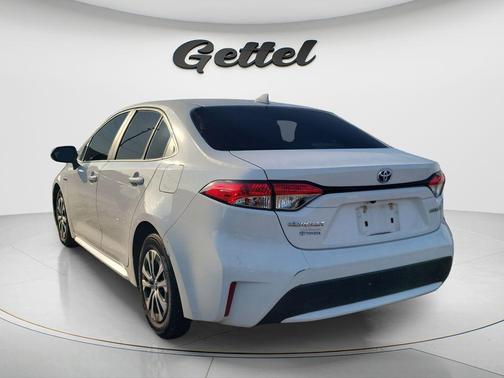 Super White 2021 Toyota Corolla Hybrid SE