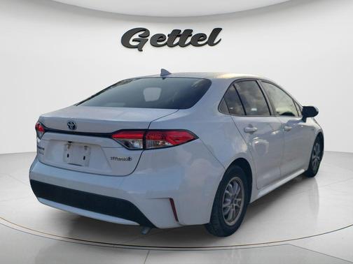 Super White 2021 Toyota Corolla Hybrid SE