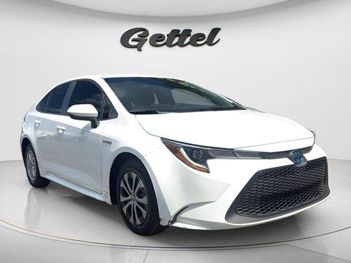 Super White 2021 Toyota Corolla Hybrid SE