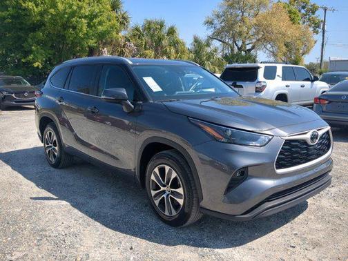 2024 Toyota Highlander XLE