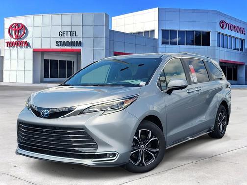 2025 Toyota Sienna Platinum 7 Passenger