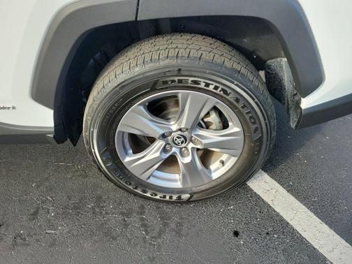 2023 Toyota RAV4 Hybrid XLE