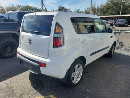 2011 Kia Soul +