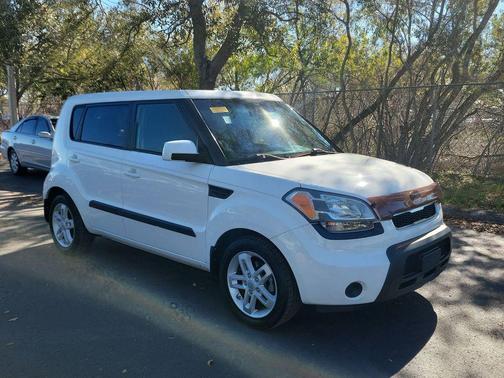 2011 Kia Soul +