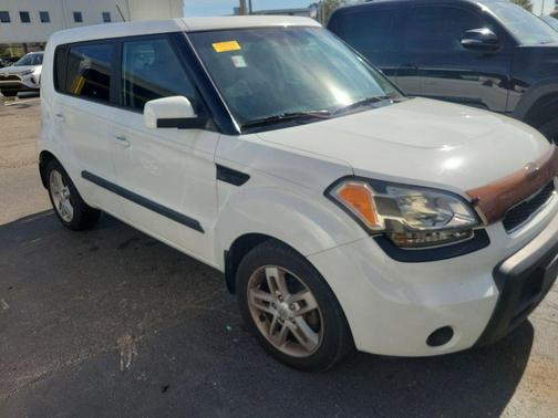 2011 Kia Soul +