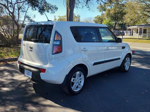 2011 Kia Soul +