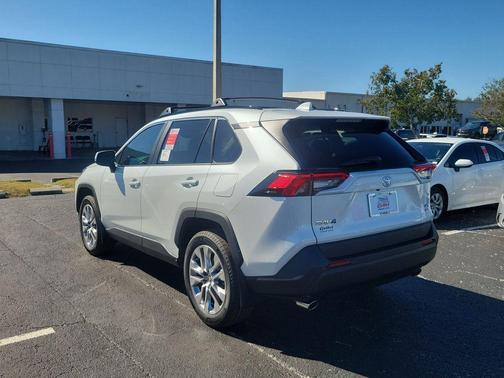 2025 Toyota RAV4 XLE Premium