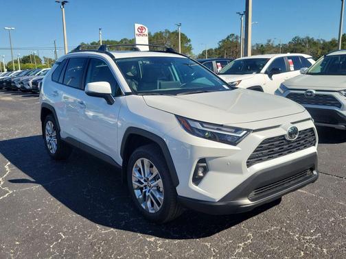 2025 Toyota RAV4 XLE Premium